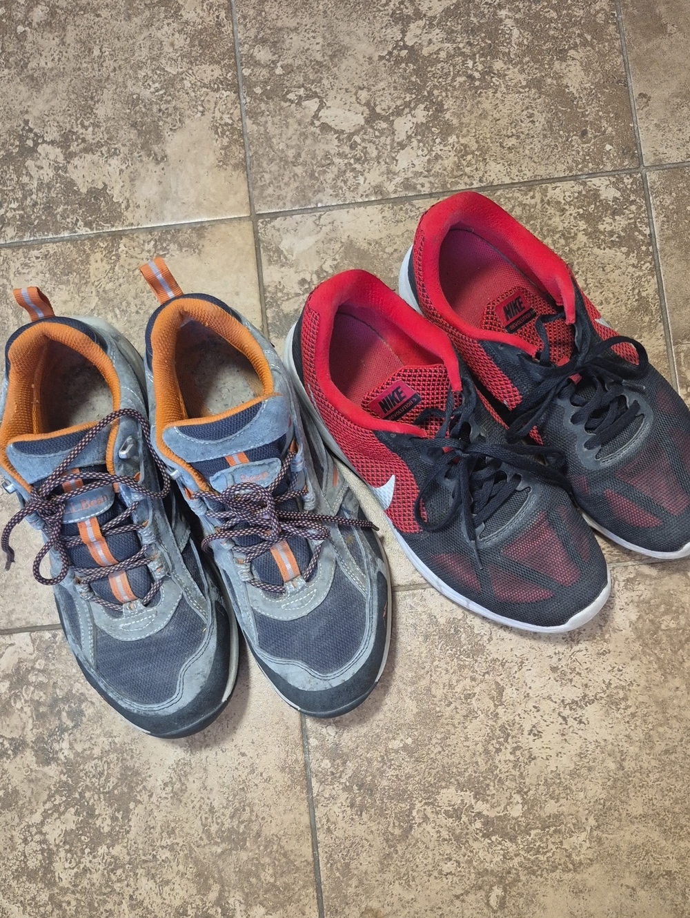 Nike Red and Black Men’s Mesh Running Sneakers